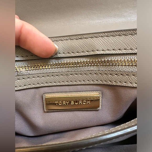 Tory Burch Robinson Purse Gray - Picture 6 of 7